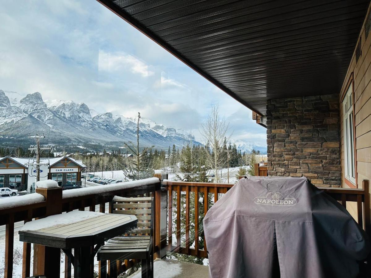 Canmore Mountain Retreat - Heated Pool & Hot-Tub Apartment Exterior photo