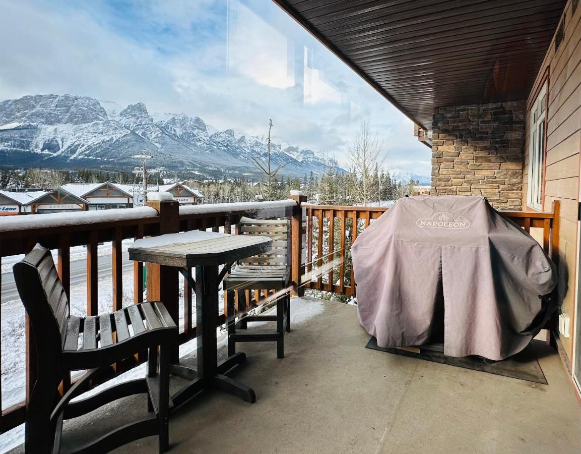 Canmore Mountain Retreat - Heated Pool & Hot-Tub Apartment Exterior photo